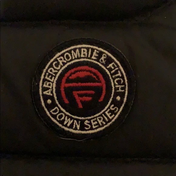 Abercrombie and Fitch down series vest - Picture 2 of 6
